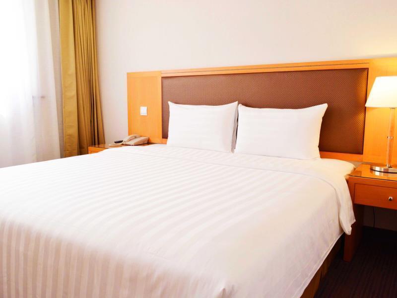 Fuward Hotel Tainan Bagian luar foto